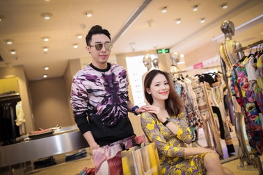 Sao Hà Thành cuốn hút với thời trang JUST CAVALLI 