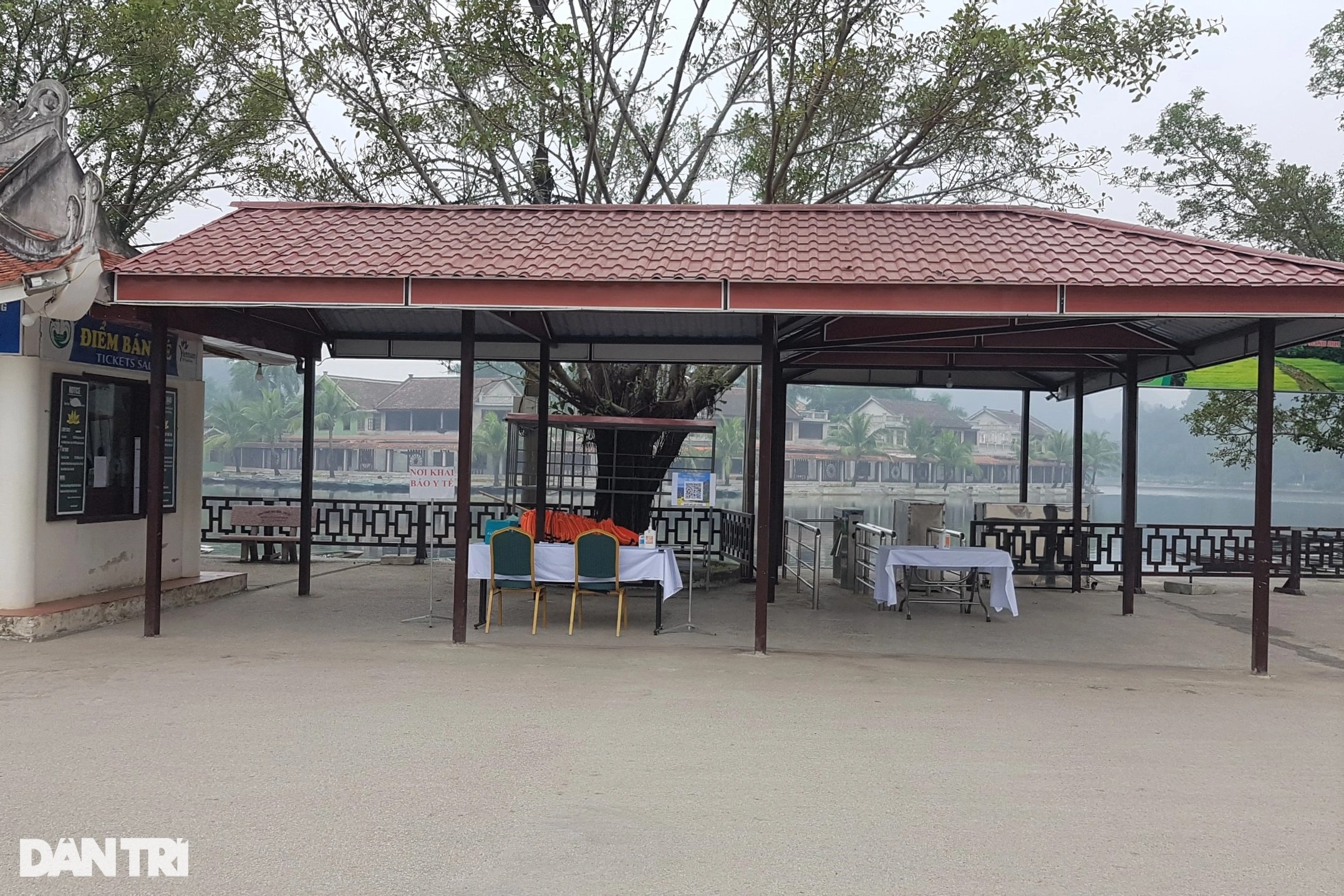 Du lịch Ninh Bình vắng vẻ lạ thường sau khi mở cửa đón khách trở lại - 3 Du lịch Ninh Bình vắng vẻ lạ thường sau khi mở cửa đón khách trở lại - 3