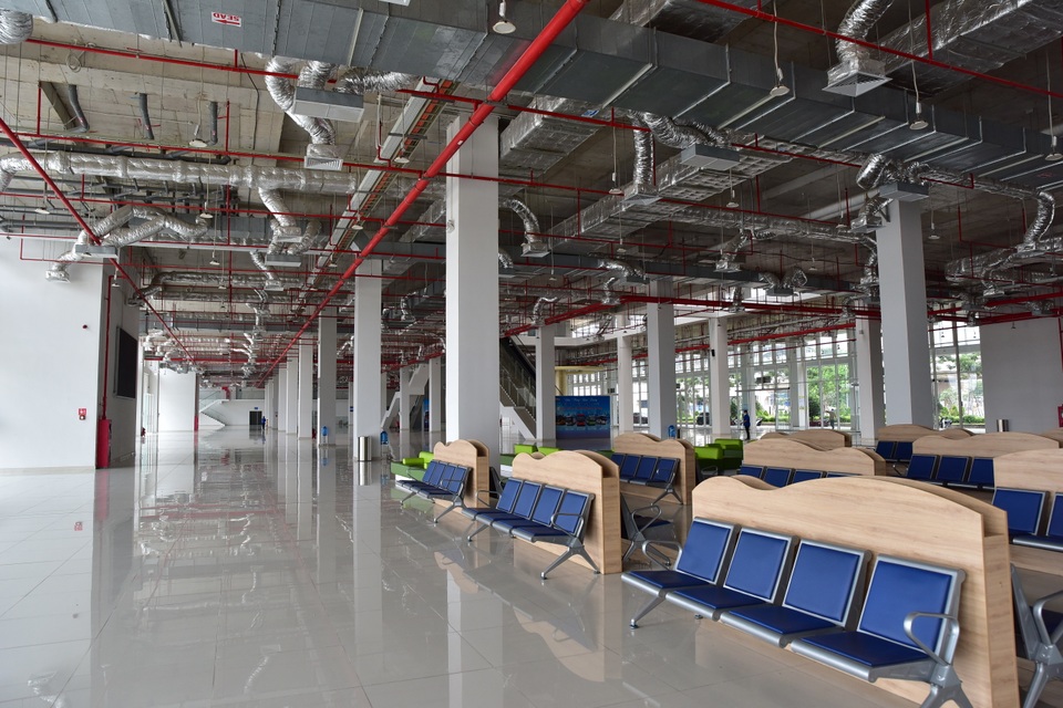 Bến xe hiện đại nhất Việt Nam đìu hiu vắng khách sau 5 tháng hoạt động - 6 Bến xe hiện đại nhất Việt Nam đìu hiu vắng khách sau 5 tháng hoạt động - 6