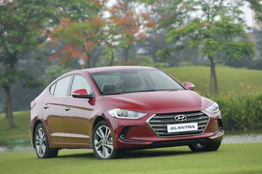 Hyundai Thành Công hỗ trợ tới 50 triệu đồng cho khách mua SantaFe và Elantra