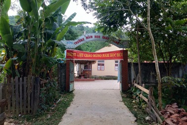 Hiệu trưởng trường mầm non treo cổ tại nhà riêng