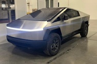 Video cận cảnh Tesla Cybertruck cho thấy những điểm thiết kế "khác thường"