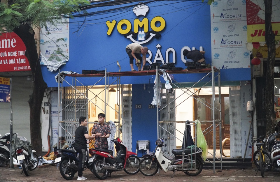 Hà Nội: Các cơ sở kinh doanh tất bật dọn dẹp để mở cửa trở lại - 10 Hà Nội: Các cơ sở kinh doanh tất bật dọn dẹp để mở cửa trở lại - 10