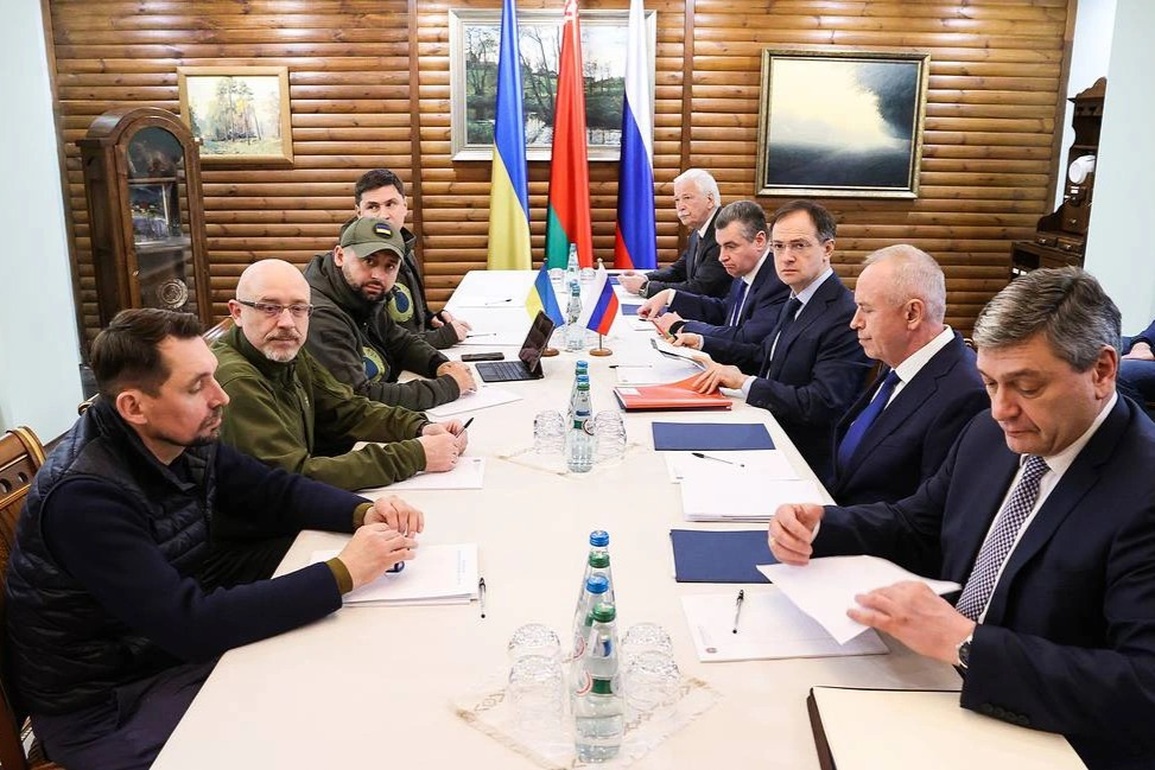 Ukraine nêu lý do đóng băng đàm phán với Nga - 1 Ukraine nêu lý do đóng băng đàm phán với Nga - 1