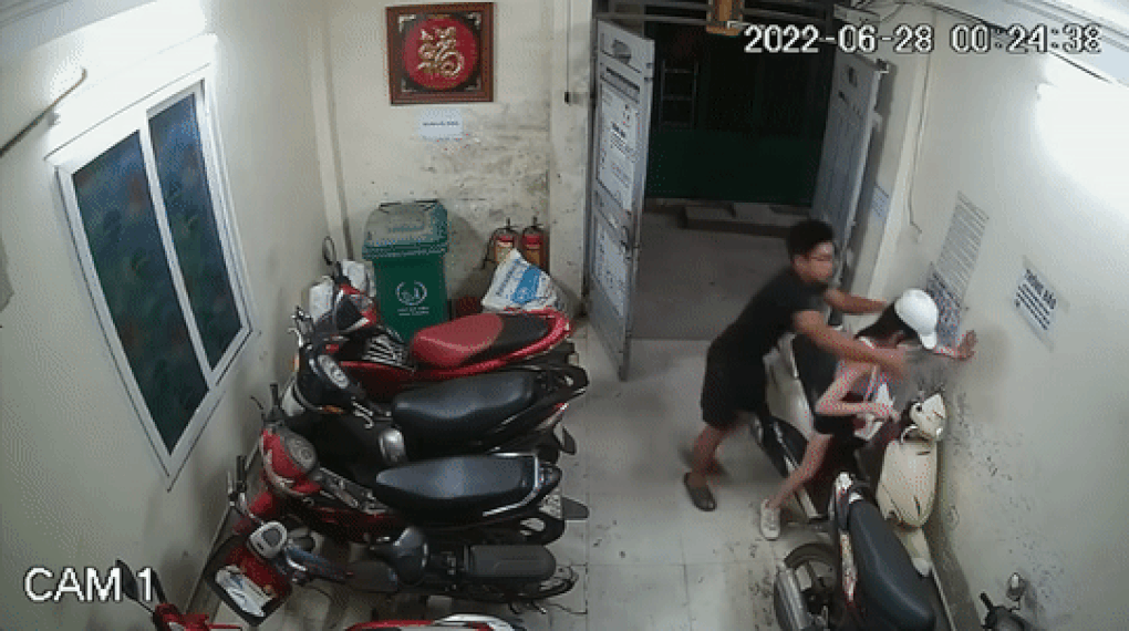 Lời khai của kẻ biến thái rình mò trước nhà trọ sàm sỡ thiếu nữ - 2 Lời khai của kẻ biến thái rình mò trước nhà trọ sàm sỡ thiếu nữ - 2