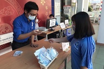 Cựu SV tặng 42.000 khẩu trang kháng khuẩn cho SV trường ĐH Bách khoa TPHCM