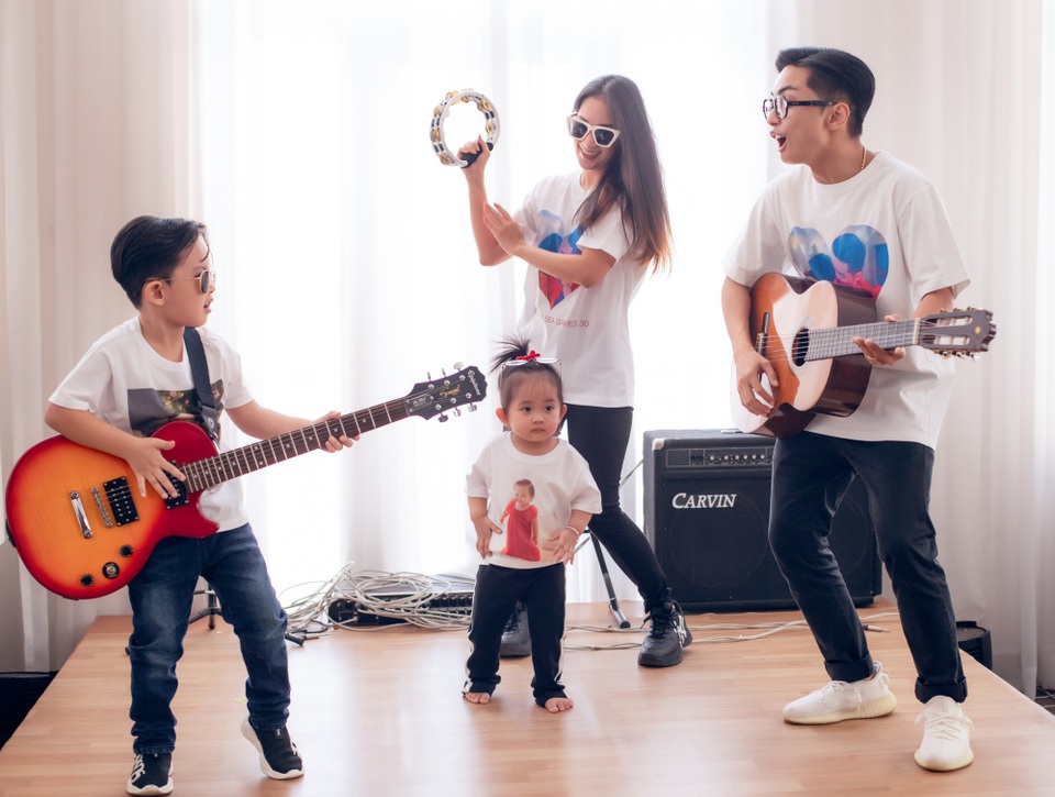 Khoảnh khắc ấm lòng của gia đình Khánh Thi giữa dịch Covid-19 - 6