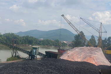 Hoàng Ninh Group nỗ lực đảm bảo môi trường tại bãi tập kết, trung chuyển than