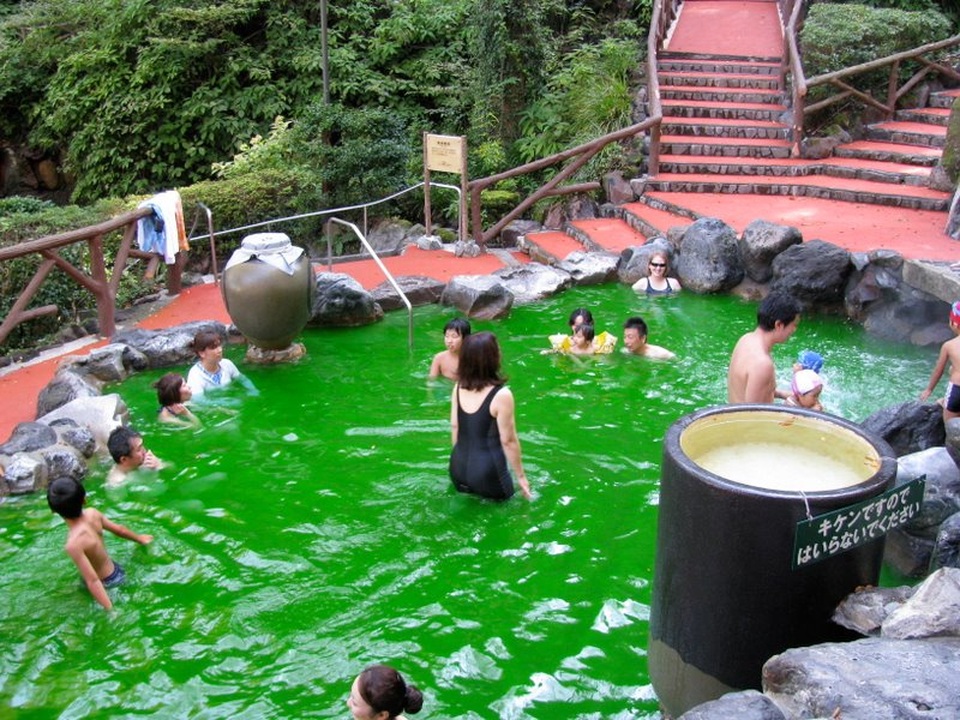 Rượu, axit và cát: Những onsen có một không hai ở Nhật Bản - 3 Rượu, axit và cát: Những onsen có một không hai ở Nhật Bản - 3