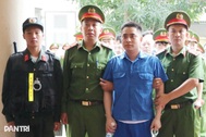 "Trùm" ma túy Bùi Đình Khánh được dẫn giải tới tòa