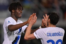 Inter Milan hơn AC Milan 16 điểm trong cuộc đua vô địch Serie A