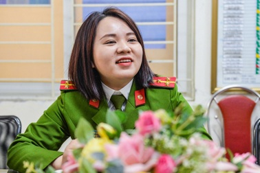 Nữ cảnh sát bảo vệ mục tiêu chia sẻ bí quyết "giữ lửa" gia đình