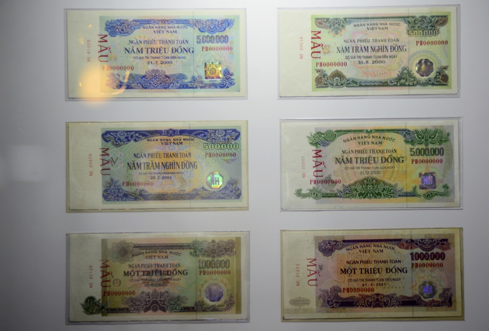 Tiền giấy Việt Nam qua các thời kỳ.jpg