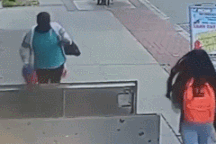 Những tình huống gặp nạn nhớ đời vì vừa đi vừa sử dụng điện thoại