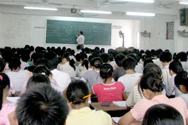 SV Cao đẳng năm cuối dồn sức “ôn thi đại học cấp tốc”