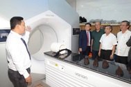 Cần Thơ bàn giao hệ thống xạ trị gia tốc trị giá 105 tỷ đồng