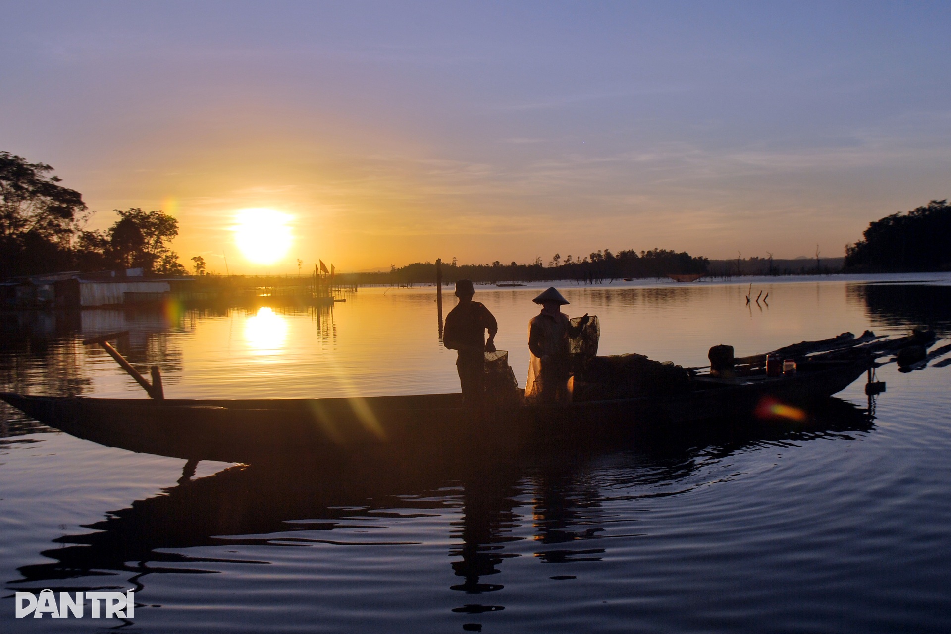 Tay trắng lên núi, người miền Tây dựng làng chài, đổi vận ở lòng hồ Sê San - 8 Tay trắng lên núi, người miền Tây dựng làng chài, đổi vận ở lòng hồ Sê San - 8