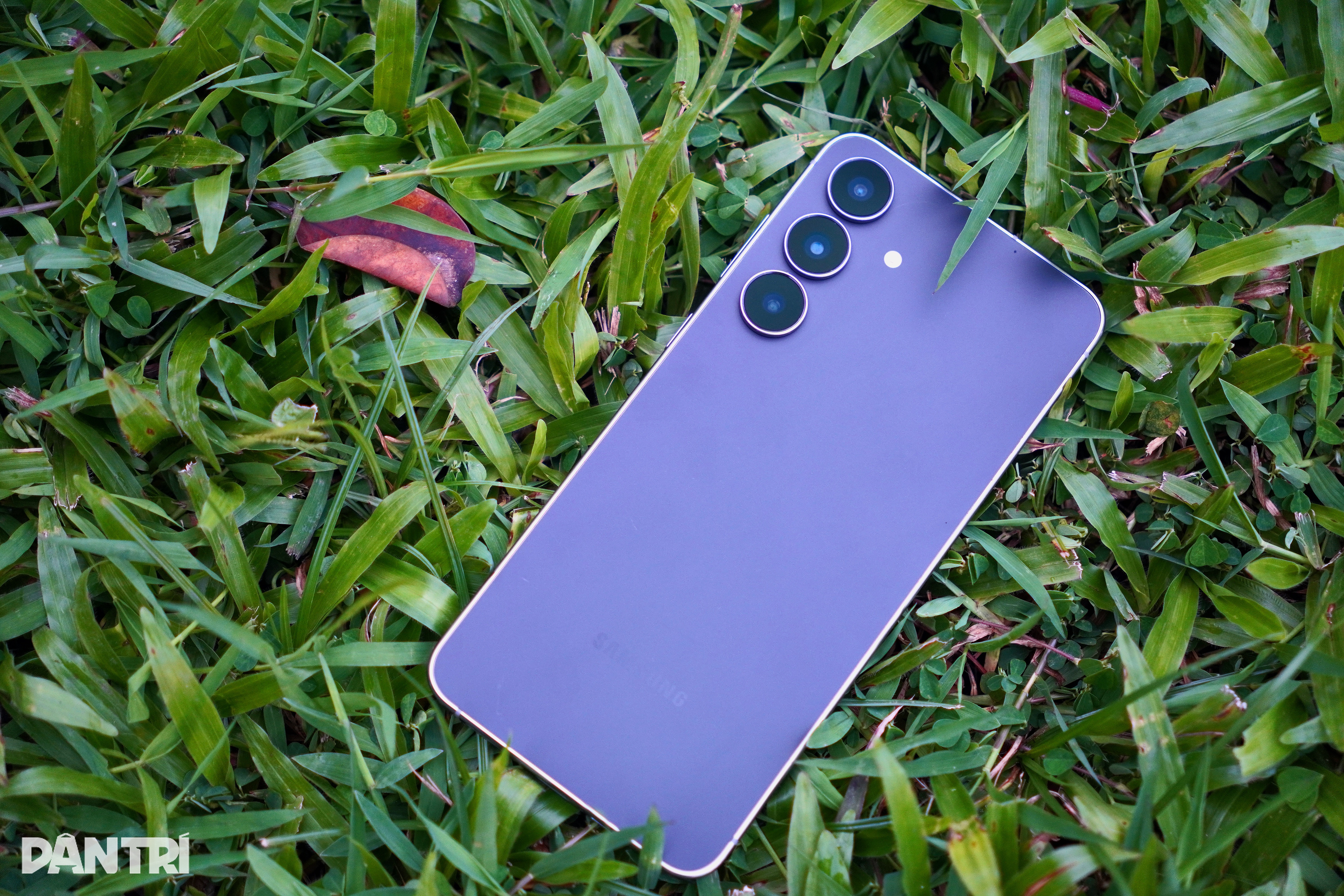 Galaxy S25 FE Review៖ អេក្រង់ស្អាត កាមេរ៉ាល្អ ដំណើរការគ្រប់គ្រាន់ - 21 Đánh giá Galaxy S25 FE: Màn hình đẹp, camera tốt, hiệu năng đủ dùng - 21