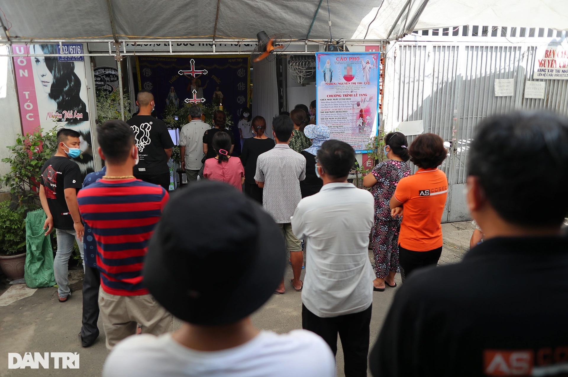 3 đám tang bao trùm xóm nhỏ ở TPHCM sau vụ chìm ca nô tại Hội An - 6