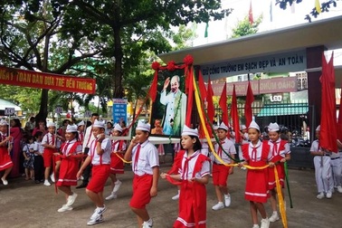 Bình Định: Đảm bảo giữ khoảng cách 1m với mỗi học sinh dự lễ khai giảng