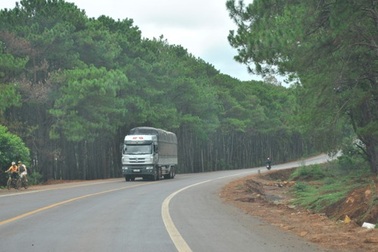 Áp lực từ khoản vay trên 35.600 tỷ đồng hoàn tất tuyến đường Hồ Chí Minh