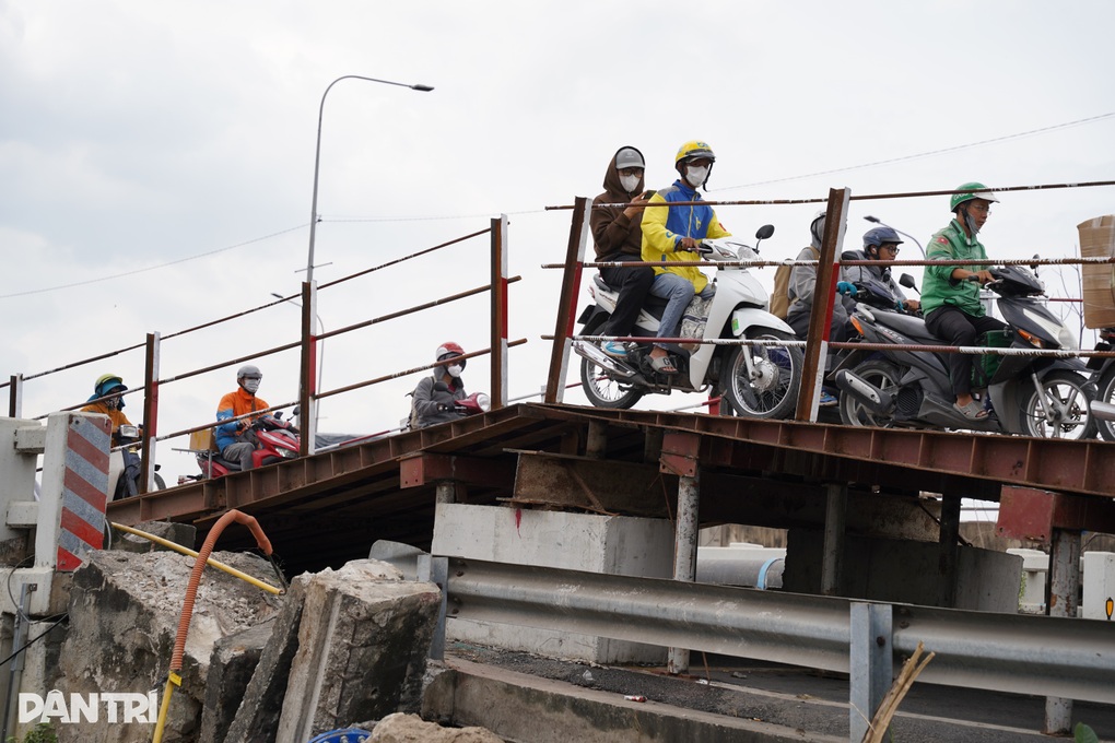 Thần đèn bắt đầu nâng tĩnh không cầu Bình Phước 1 tại TPHCM - 2 Thần đèn bắt đầu nâng tĩnh không cầu Bình Phước 1 tại TPHCM - 2