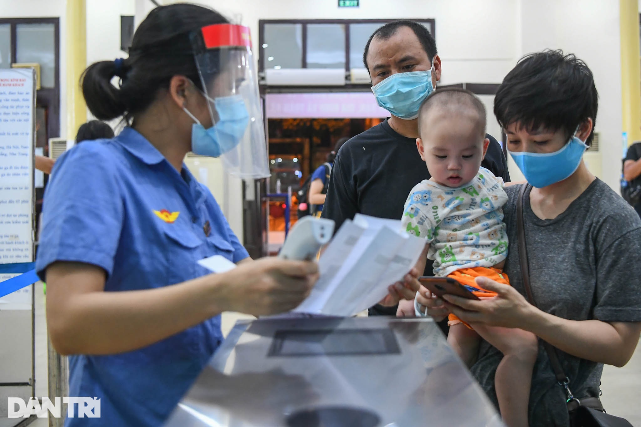 Vắng lặng ở Ga Hà Nội ngày chạy lại đôi tàu khách Thống nhất SE3/SE4 - 3 Vắng lặng ở Ga Hà Nội ngày chạy lại đôi tàu khách Thống nhất SE3/SE4 - 3