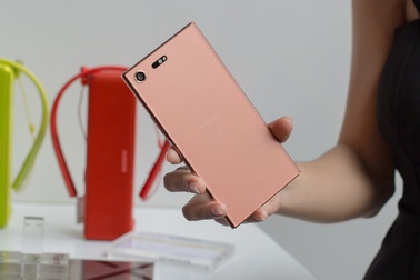 Xperia XZ Premium màn hình 4K HDR có giá 18,5 triệu đồng tại Việt Nam