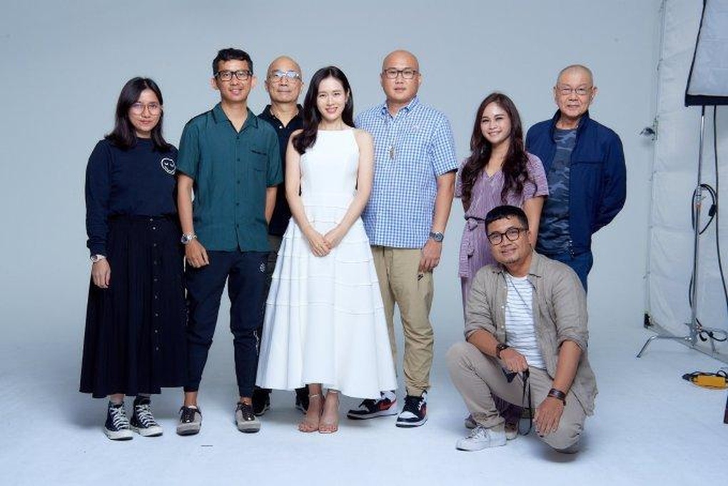 Hình ảnh mới nhất của bà bầu Son Ye Jin và bố trẻ con Hyun Bin - 1 Hình ảnh mới nhất của bà bầu Son Ye Jin và bố trẻ con Hyun Bin - 1