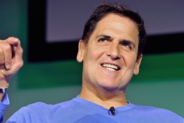 Tỷ phú Mark Cuban: Các bạn trẻ "hãy bình tĩnh, đừng căng thẳng"