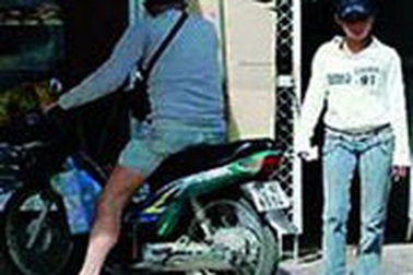 Khởi tố vụ G.Glitter lạm dụng tình dục trẻ em