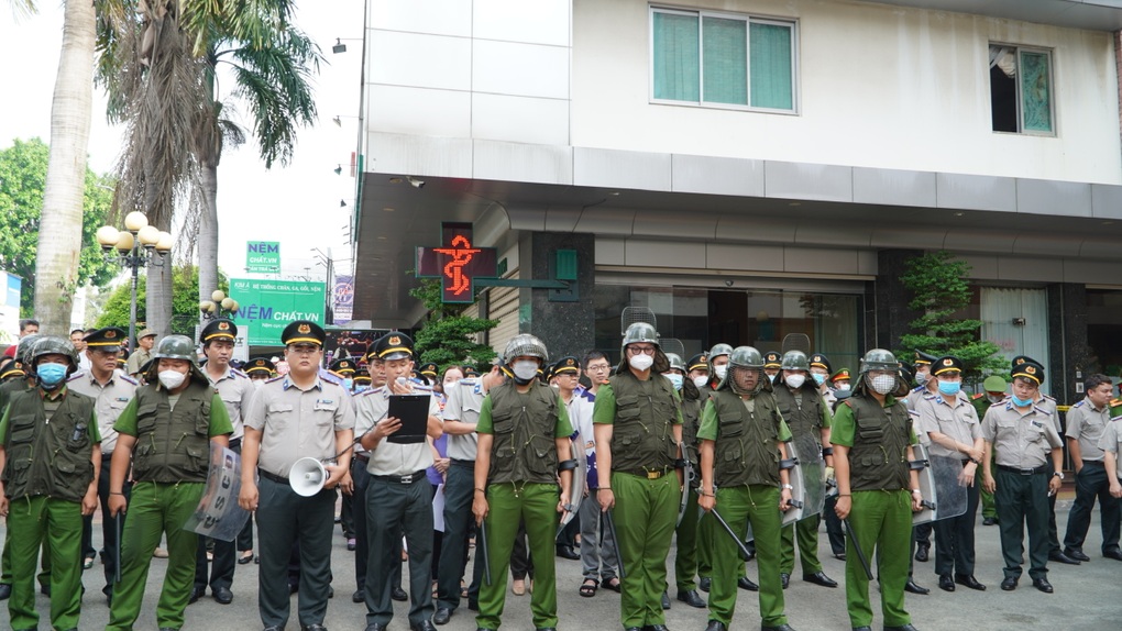 Nợ 238 tỷ đồng, bệnh viện do Hoa hậu quý bà Tuyết Nga sáng lập bị cưỡng chế - 1 Nợ 238 tỷ đồng, bệnh viện do Hoa hậu quý bà Tuyết Nga sáng lập bị cưỡng chế - 1