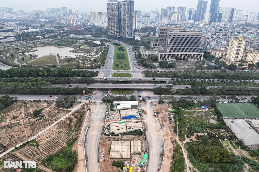 Đại lộ Thăng Long tắc như không có lối thoát: Bố muộn làm, con nghỉ học - 3 Đại lộ Thăng Long tắc như không có lối thoát: Bố muộn làm, con nghỉ học - 3