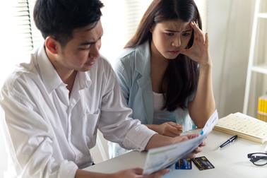 Vợ tôi tốn tiền tỷ học “chữa lành” khiến cả gia đình điêu đứng