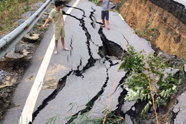 Gần 3.000 tỷ đồng bị “cuốn trôi” trong trận lũ lịch sử