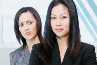 Đối phó với đồng nghiệp hay đố kỵ bằng cách nào?