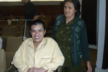 Bệnh nhân từng mang bướu 90kg rạng rỡ ngày xuất viện