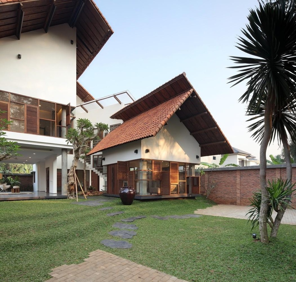 Nhà làm từ gỗ tái chế, thiết kế không tường, không vách ngăn đẹp bất ngờ - 5