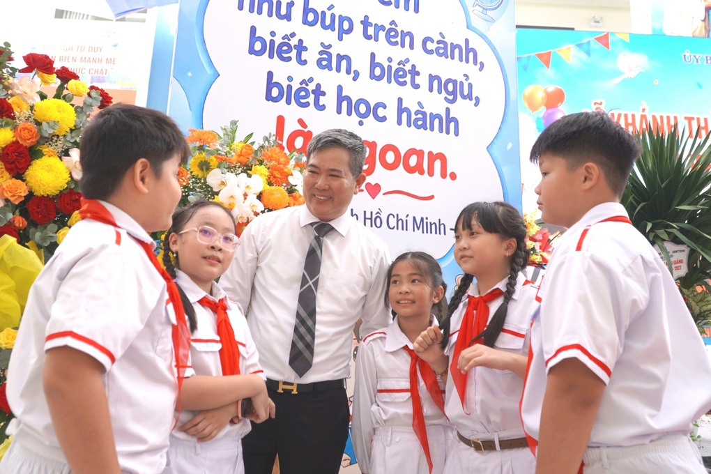Dự kiến phụ cấp mới của hiệu trưởng, hiệu phó, cao nhất gần 1,8 triệu đồng - 1 Dự kiến phụ cấp mới của hiệu trưởng, hiệu phó, cao nhất gần 1,8 triệu đồng - 1