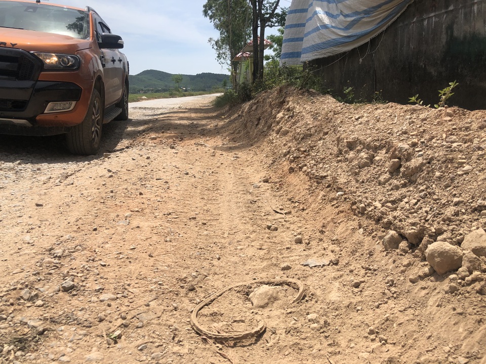 Nghệ An: Tỉnh lộ xuống cấp thê thảm, dân kêu trời không thấu! - 7 Nghệ An: Tỉnh lộ xuống cấp thê thảm, dân kêu trời không thấu! - 7