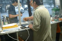 Thanh niên mua 4 thẻ cào không trả tiền mà bỏ chạy bị xử lý như thế nào?