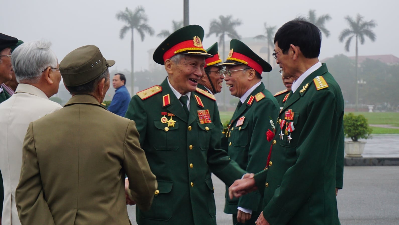 Đòn điểm huyệt trong mùa Xuân đại thắng - 8 Đòn điểm huyệt trong mùa Xuân đại thắng - 8