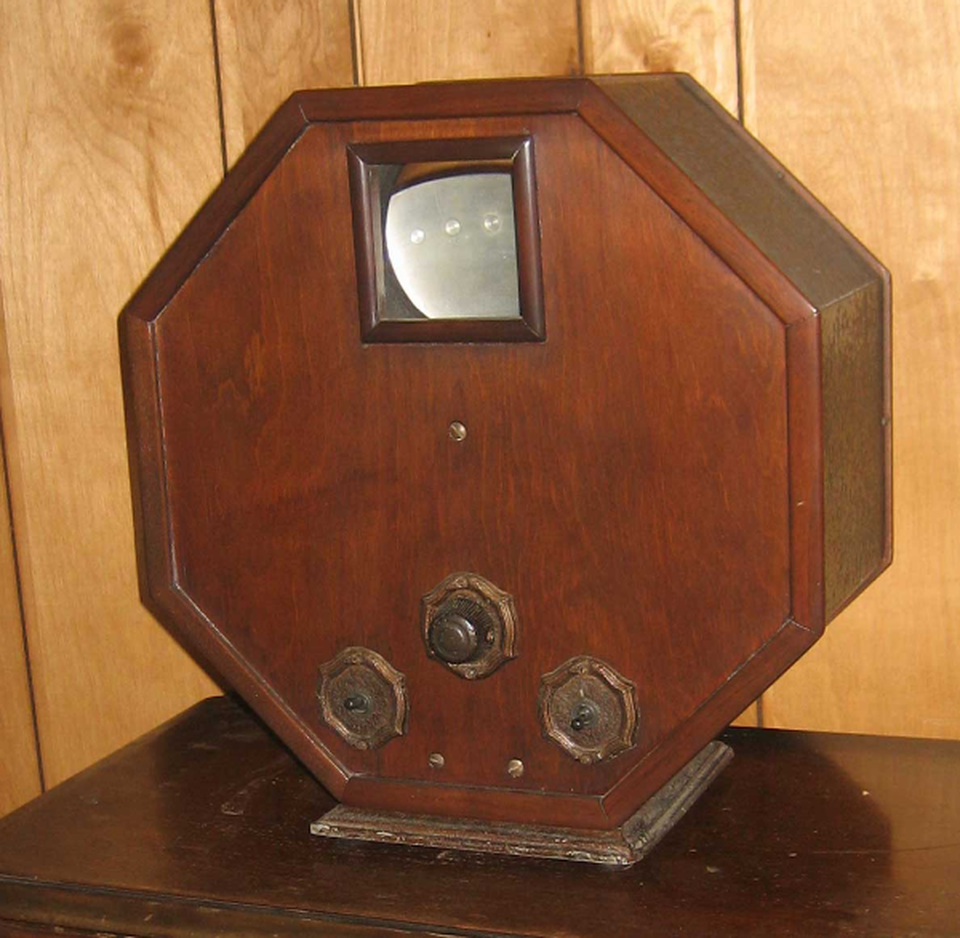 TV đã tiến hoá thế nào trong gần một thế kỷ qua? - 2 TV đã tiến hoá thế nào trong gần một thế kỷ qua? - 2