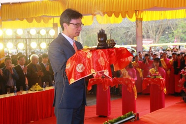 Phó Thủ tướng Vũ Đức Đam khai hội ngôi chùa lớn nhất Việt Nam