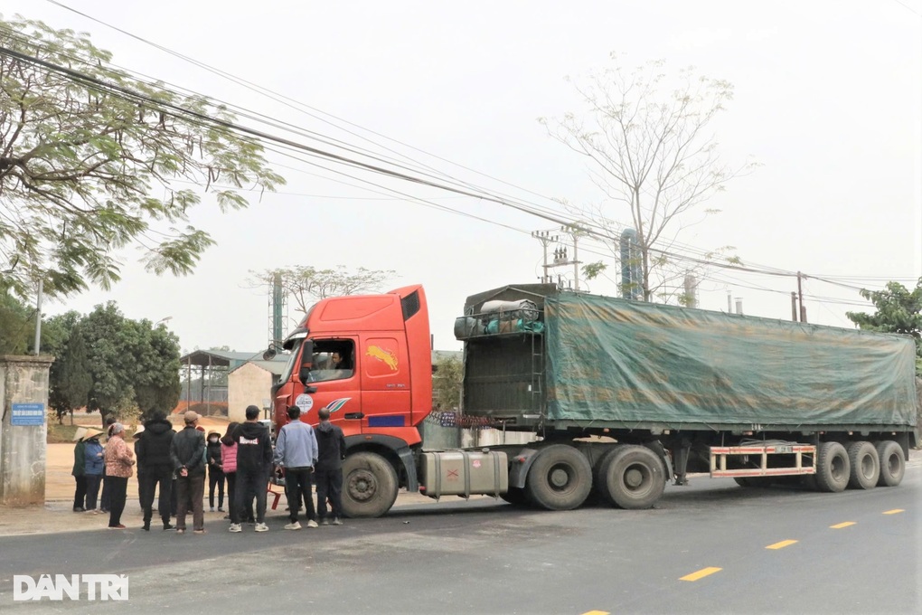 Vụ dân dựng lều canh ô nhiễm: Huyện cấp giấy phép môi trường sai thẩm quyền - 3 Vụ dân dựng lều canh ô nhiễm: Huyện cấp giấy phép môi trường sai thẩm quyền - 3