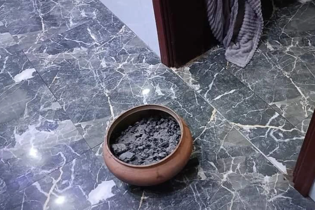 Đốt than sưởi ấm suốt đêm, 3 người trong gia đình bất tỉnh - 1 Đốt than sưởi ấm suốt đêm, 3 người trong gia đình bất tỉnh - 1
