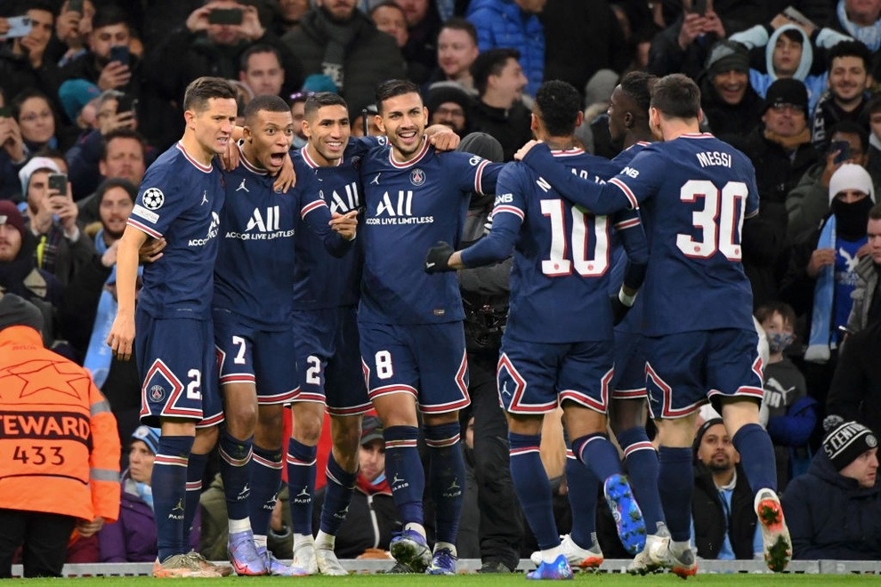 Messi im tiếng, PSG thua ngược trên sân Man City - 1