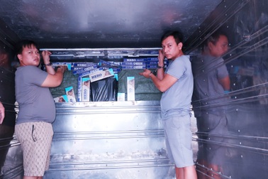 Độ thùng xe tải chở thuốc lá lậu qua Tây Ninh