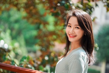 Biên tập viên VTV bị cắt sóng vì mặt quá trẻ sau khi dẫn 3 tháng