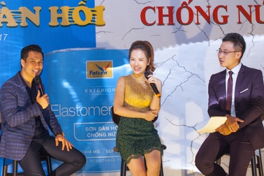 Việt Anh, Đan Lê bàn chuyện sơn nhà mới